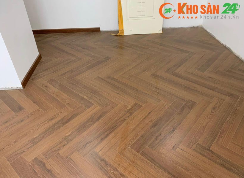 Sàn gỗ xương cá Clevel F685