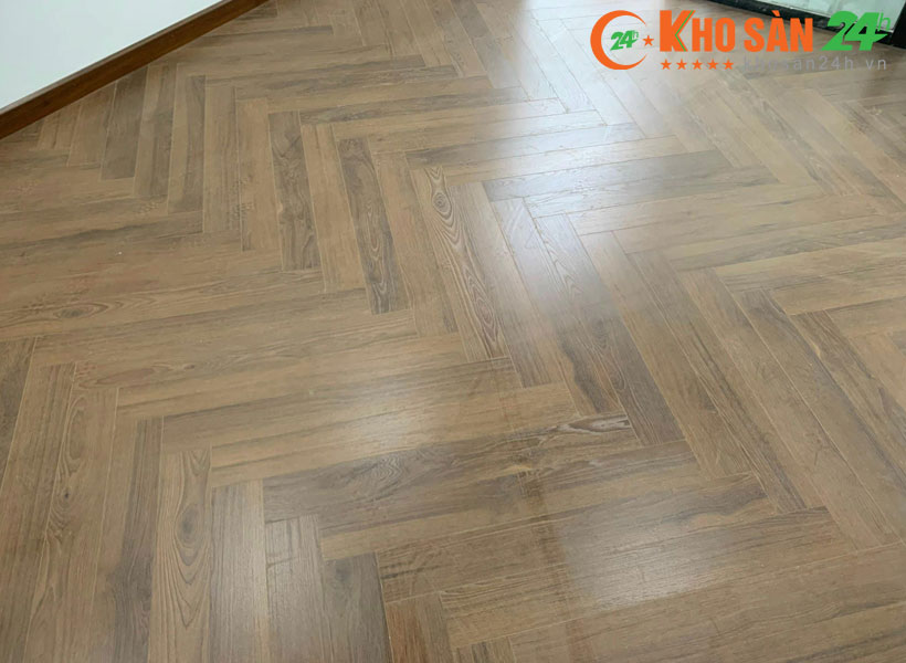 Hình ảnh thực tế khi thi công sàn gỗ Clevel F685
